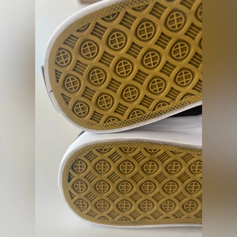 HUF Dylan Slip On Black Leather Skate Shoes White Rubber Size 6 EU 38 Jul 18 - Picture 9 of 9